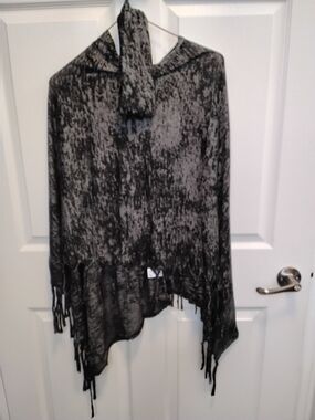 XERTIA Lightweight Yoga Poncho Black/ Grey Burnout  NWT